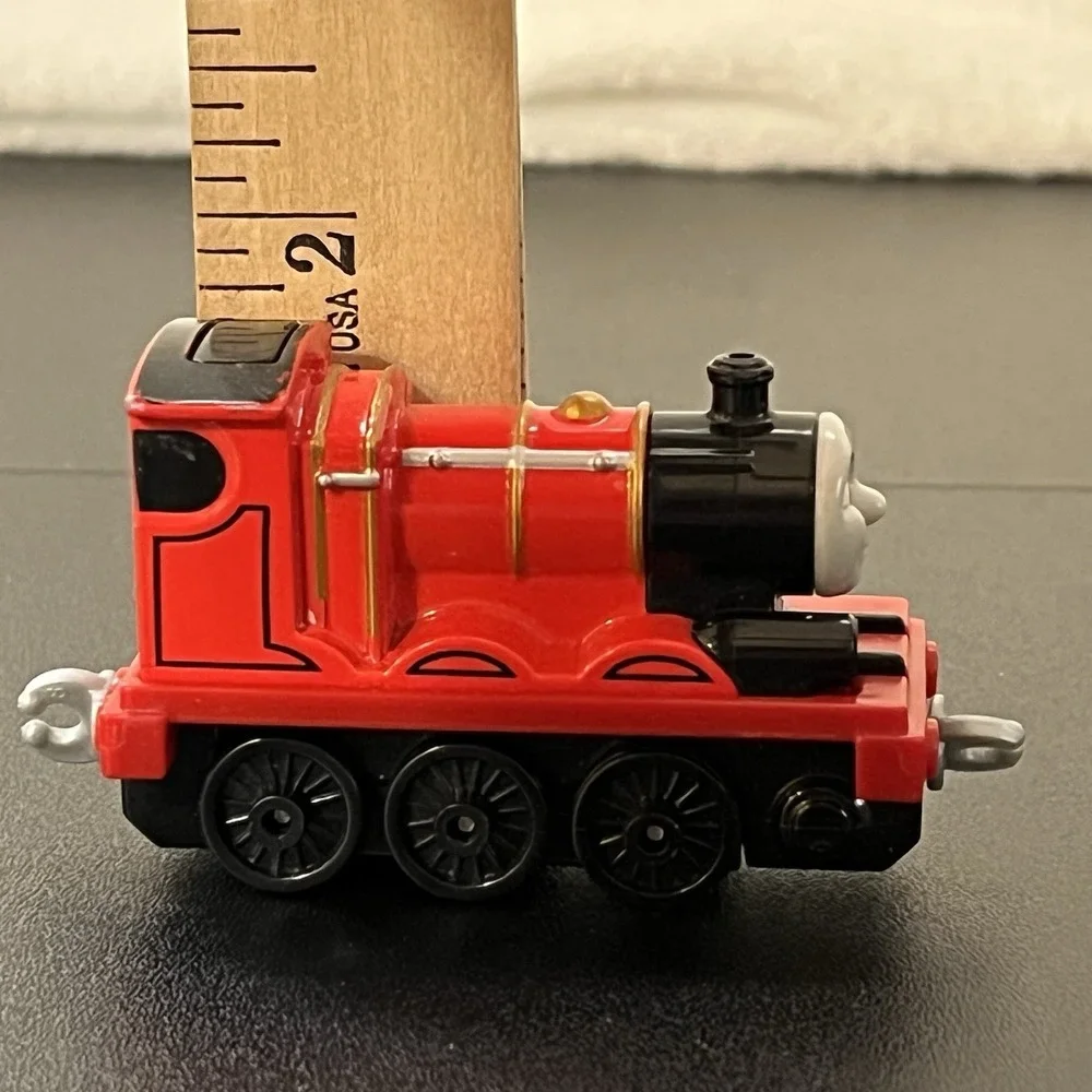 JAMES Thomas the Train and Friends Diecast 2013 Lights Up & Talks Mattel Red Car
